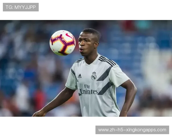 皇马荣耀再现！维尼修斯放话：要让世界重新爱上桑巴