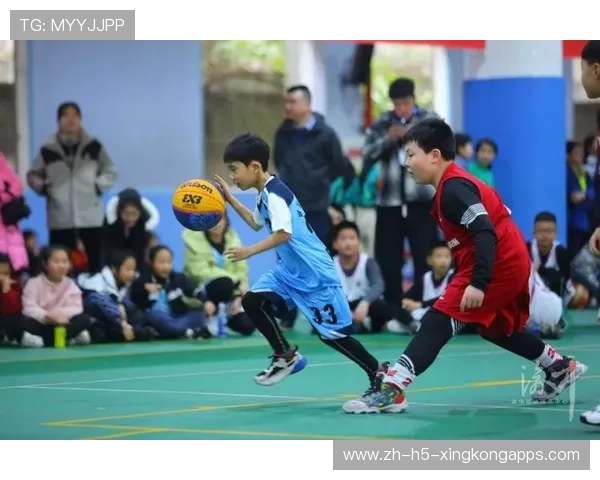 中国篮球是否推动校园篮球活动的普及和发展，我国校园篮球应如何发展,并举例说明