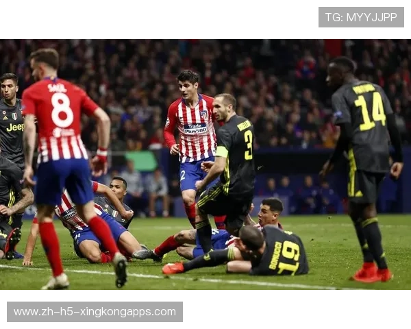 吕迪格禁区内霸气抢断对手前锋皮球 吕迪格禁区内霸气抢断对手前锋皮球